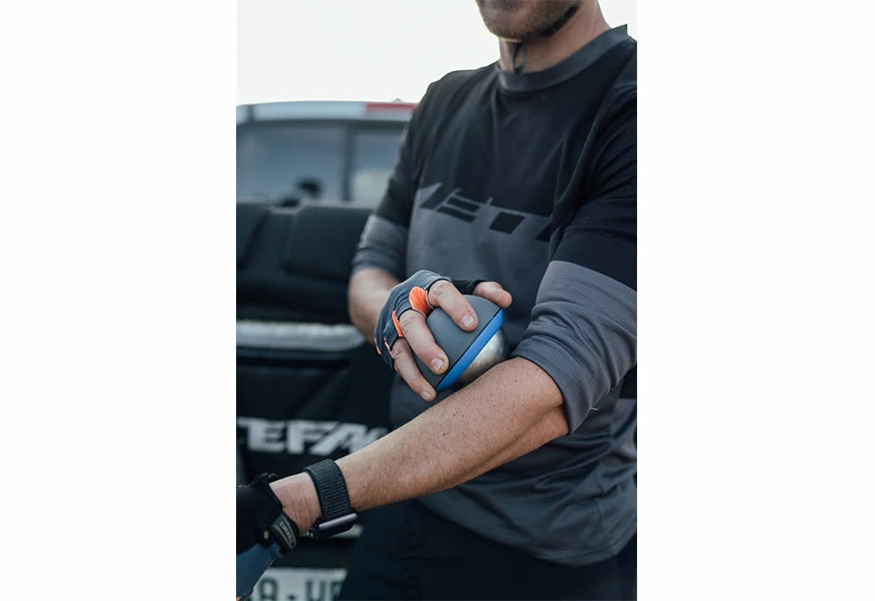 Best Pirce β Cold Therapy Massage Roller by Recoup Fitness, INC π - Image 9